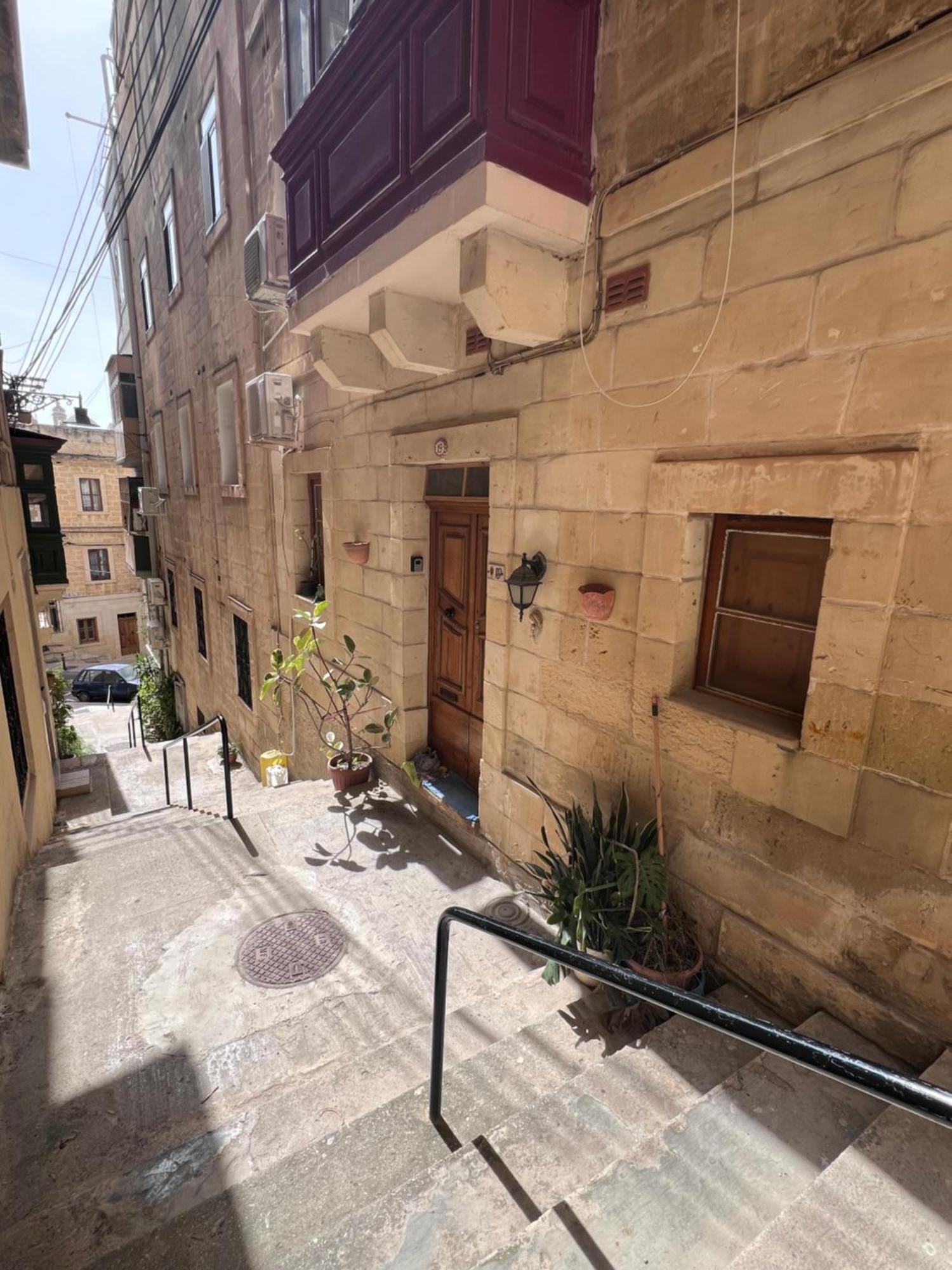 Three Apartment Birgu Exterior photo